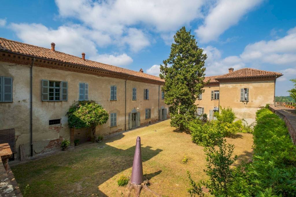 Cortile interno - Rustico piazza Bezzi, Incisa Scapaccino - foto 1