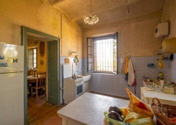 Cucina - Rustico piazza Bezzi, Incisa Scapaccino - foto 9