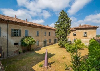 Cortile interno - Rustico piazza Bezzi, Incisa Scapaccino - foto 1