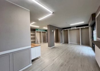 Interno non residenziale - Negozio via Giordano Bruno, Alessandria - foto 2