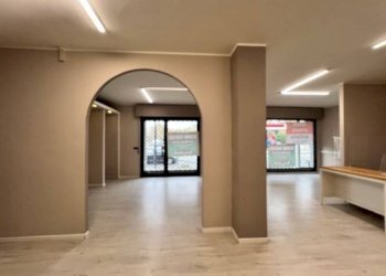 Interno non residenziale - Negozio via Giordano Bruno, Alessandria - foto 7