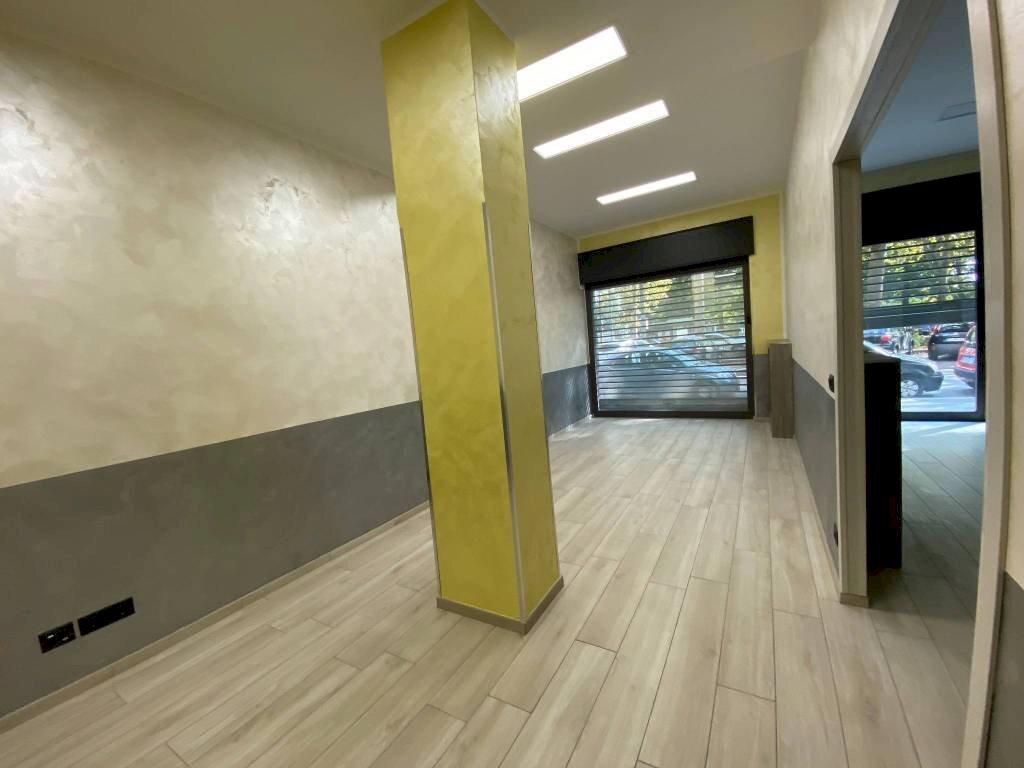 Ufficio - Negozio corso Giovanni Agnelli, 78, Torino (zona Santa Rita) - foto 1