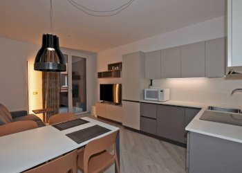 Cucina - Trilocale piazza di Porta Mascarella, Bologna (zona Irnerio) - foto 1