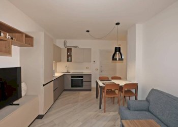 Soggiorno - Trilocale piazza di Porta Mascarella, Bologna (zona Irnerio) - foto 5