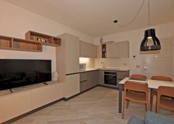 Soggiorno - Trilocale piazza di Porta Mascarella, Bologna (zona Irnerio) - foto 6