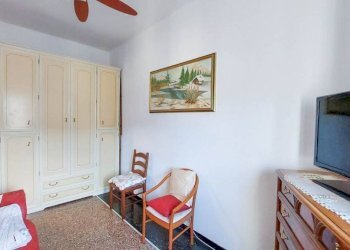 Camera da letto - Trilocale via Terpi, Genova (zona Molassana) - foto 21