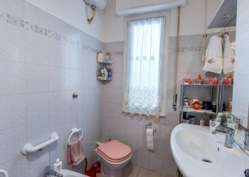 Bagno - Trilocale via Terpi, Genova (zona Molassana) - foto 32