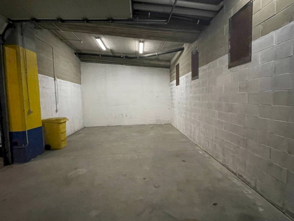 Magazzino - Box strada del Drosso, 33, Torino (zona Mirafiori Sud) - foto 3