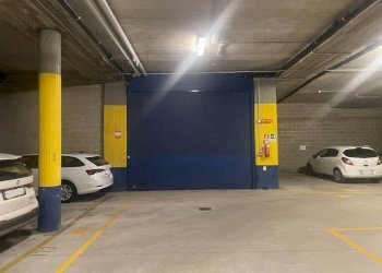 Posto macchina - Box strada del Drosso, 33, Torino (zona Mirafiori Sud) - foto 8