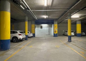 Interno non residenziale - Box strada del Drosso, 33, Torino (zona Mirafiori Sud) - foto 9