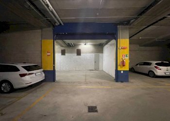 Posto macchina - Box strada del Drosso, 33, Torino (zona Mirafiori Sud) - foto 2