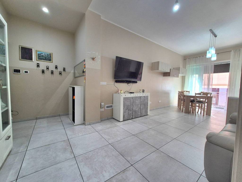 Salone - Quadrilocale corso Giovanni Giolitti, Cuneo (zona Centro) - foto 2