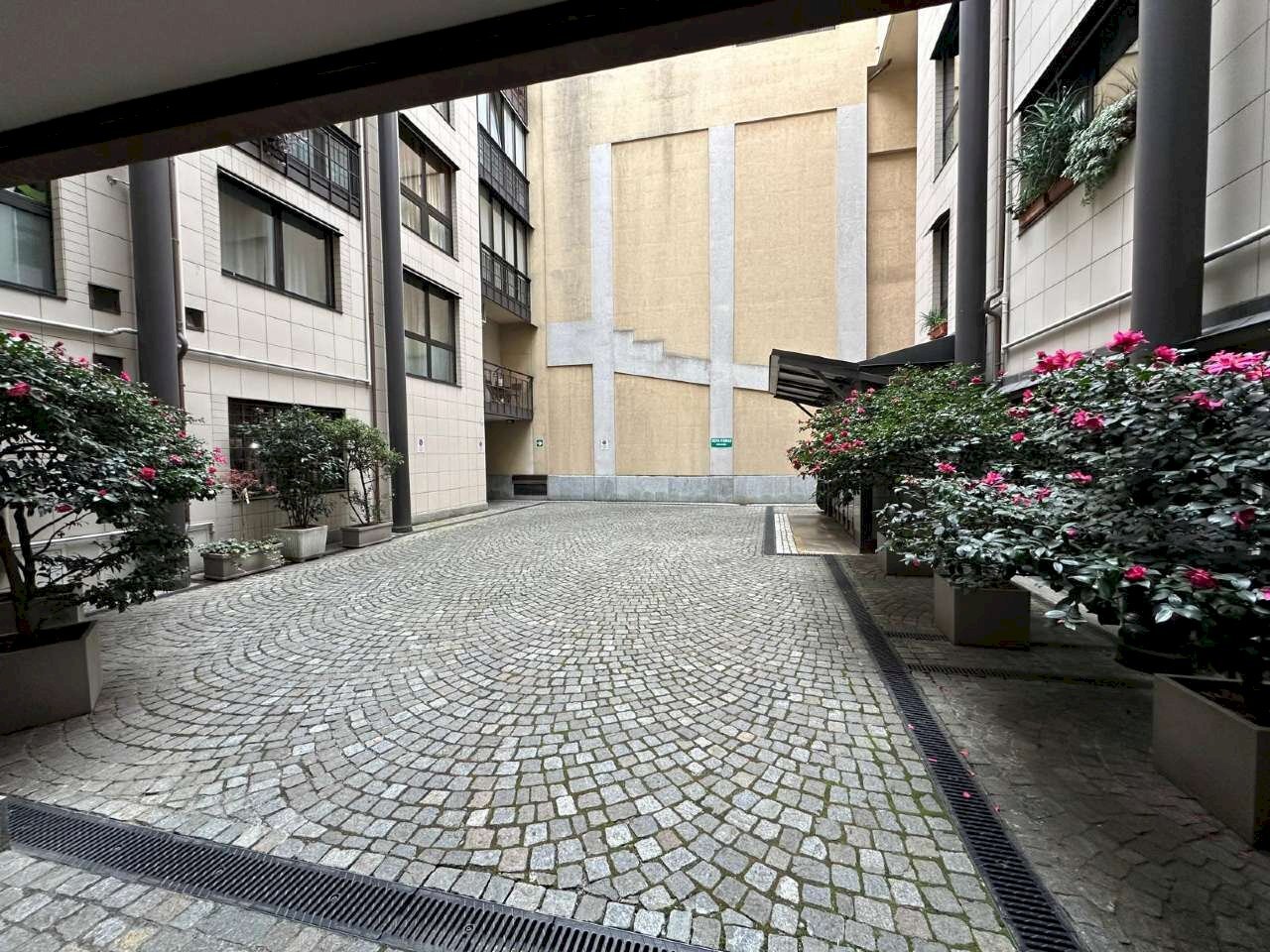 3bis - Auto Silos via Principe Amedeo, 26, Torino (zona Centro) - foto 3