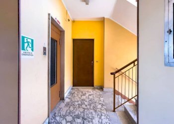 Interno palazzo - Two-room apartment via Monginevro, 13, Beinasco - photo 5