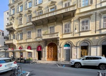 Facciata - Quadrilocale via Giovanni Giolitti, 5, Torino (zona Centro) - foto 2