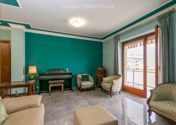 Salone - Apartment strada Lanzo, 160e, Torino - photo 10