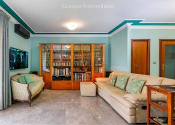 Salone - Apartment strada Lanzo, 160e, Torino - photo 14