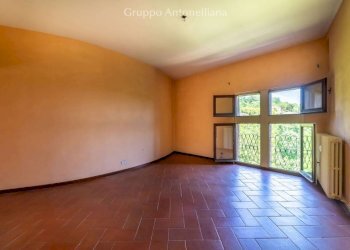 Camera da letto - Casa indipendente strada Castelvecchio, 40, Moncalieri - foto 18