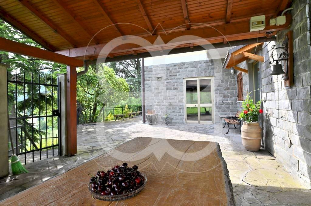 Veranda - Villa via ai Piani di Ferretto, 8, Genova (neighborhood Bavari) - photo 1