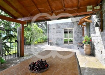 Veranda - Villa via ai Piani di Ferretto, 8, Genova (zona Bavari) - foto 1