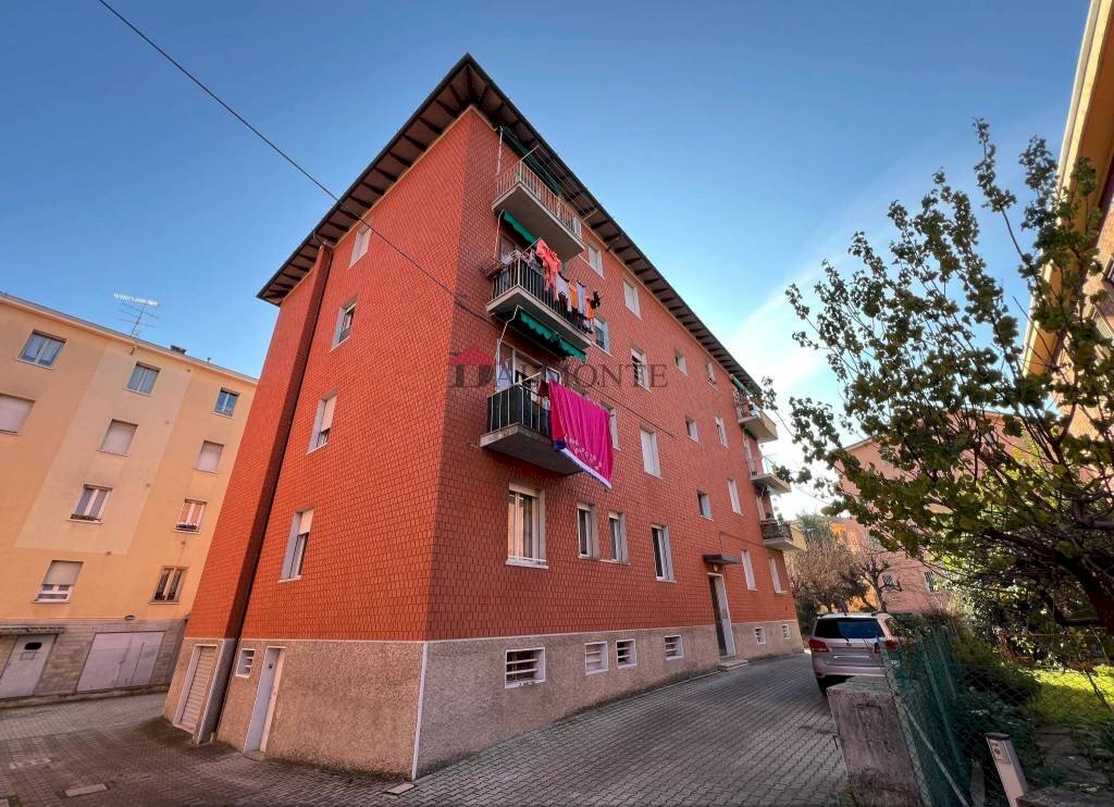 Facciata - Four-room apartment via Arnaldo da Brescia, Bologna (neighborhood Borgo Panigale) - photo 1