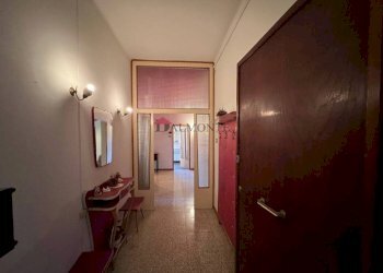 Corridoio - Four-room apartment via Arnaldo da Brescia, Bologna (neighborhood Borgo Panigale) - photo 10