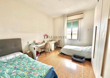 Camera da letto - Three-room apartment via Giovanni Bertini, Bologna (neighborhood San Donato) - photo 6