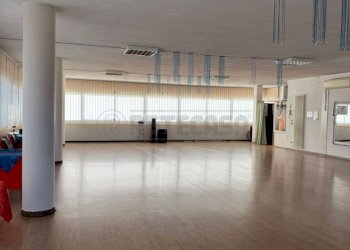 WhatsApp Image 2025-11-18 at 18.02.14.jpg - Ufficio via Blozano, Torri di Quartesolo - foto 2