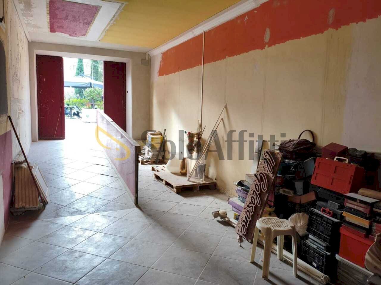 viste - Locale Commerciale Via Trionfale, Roma - foto 1