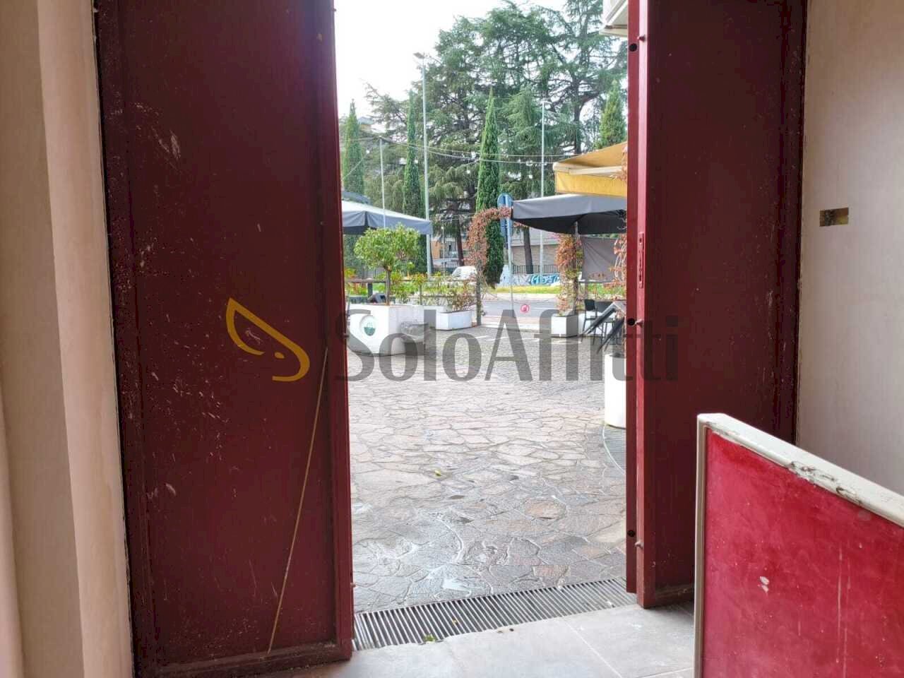 viste - Locale Commerciale Via Trionfale, Roma - foto 3