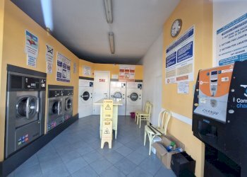 20251007_093316.jpg - Locale Commerciale Viale G. Puccini 1803, Lucca - foto 2