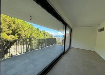 PHOTO-2025-10-10-14-53-27.jpg - Trilocale Via Luigi Borri, Alassio - foto 1