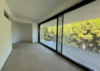 PHOTO-2025-10-10-14-53-29.jpg - Trilocale Via Luigi Borri, Alassio - foto 2