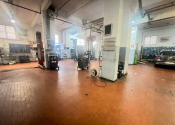 WhatsApp Image 2025-04-16 at 16.35.13 (5).jpeg - Magazzino Corso Europa 0, Genova (zona San Martino) - foto 3