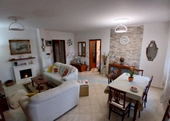 Soggiorno ampio.jpg - Appartamento Via Pessagno, Rosignano Marittimo - foto 8