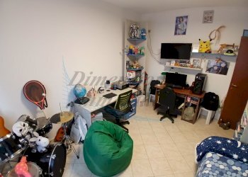 Camera matrimoniale 1.jpg - Appartamento Via Pessagno, Rosignano Marittimo - foto 14