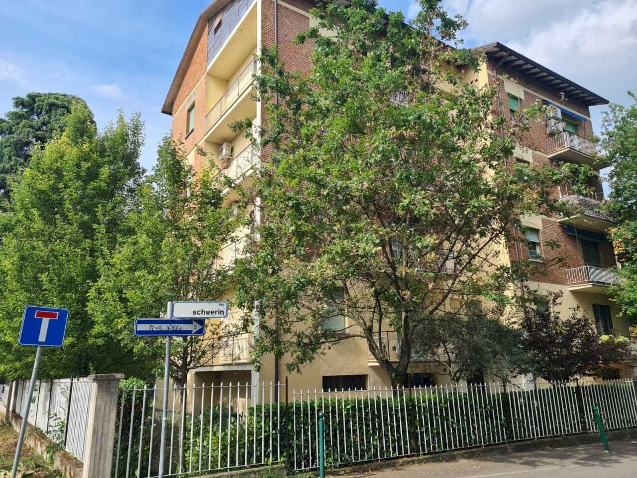 PHOTO-2025-05-19-17-29-35.jpg - Four-room apartment VIA SCHWERIN 19, Reggio nell'Emilia - photo 1