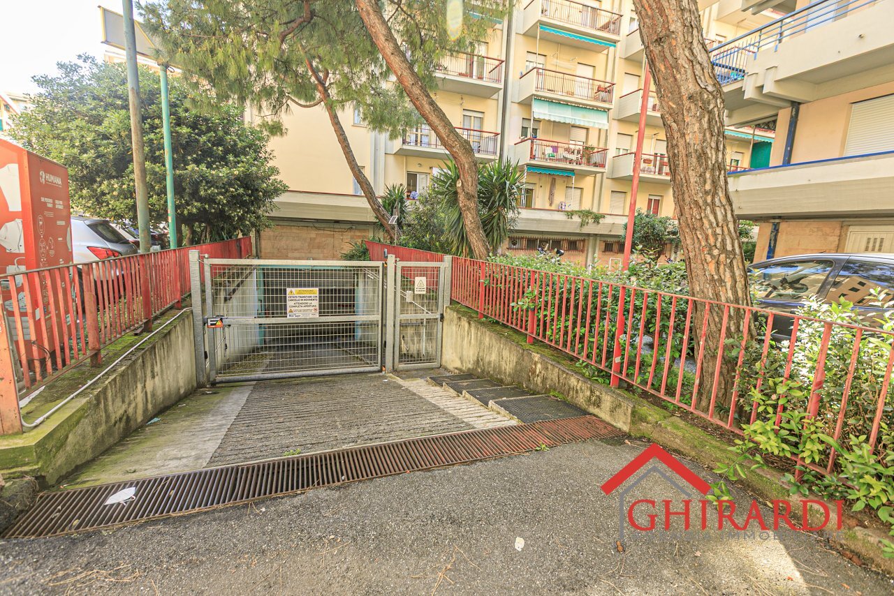 1.1 INGRESSO.jpg - Box VIA CHIARAVAGNA, Genova (zona Sestri Ponente) - foto 3