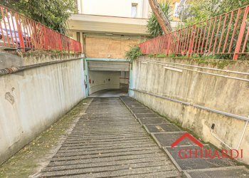 1.3 INGRESSO.jpg - Box VIA CHIARAVAGNA, Genova (zona Sestri Ponente) - foto 4