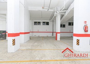 3.2 POSTEGGI.jpg - Box VIA CHIARAVAGNA, Genova (zona Sestri Ponente) - foto 13