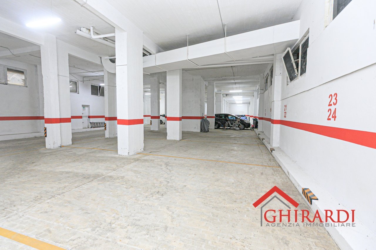 3.7 POSTEGGI.jpg - Box VIA CHIARAVAGNA, Genova (zona Sestri Ponente) - foto 2