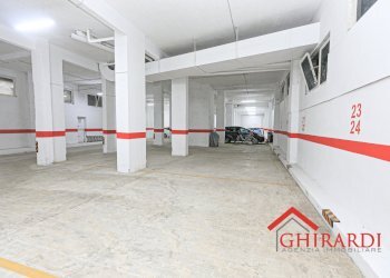 3.7 POSTEGGI.jpg - Box VIA CHIARAVAGNA, Genova (zona Sestri Ponente) - foto 2