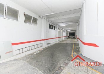 2.4 RAMPA.jpg - Box VIA CHIARAVAGNA, Genova (zona Sestri Ponente) - foto 11