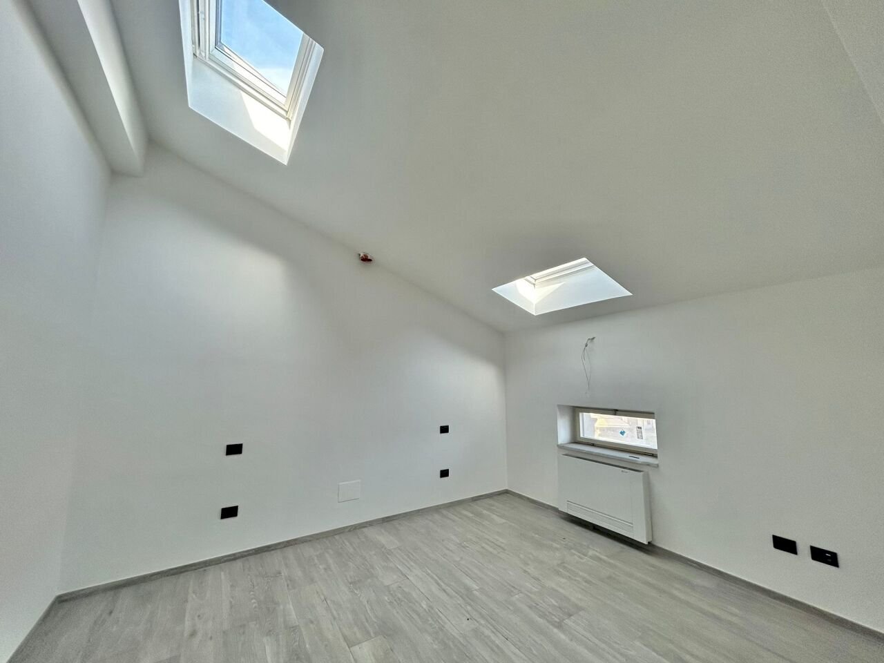 WhatsApp Image 2024-11-06 at 10.51.45 (1).jpeg - Attic Sarzana - photo 2