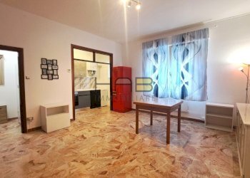 20251009_105254.jpg - Three-room apartment via Benizzi, Padova (neighborhood San Paolo) - photo 1