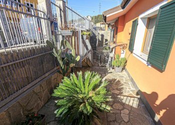 GIARDINO SUPERIORE (1) (Copy).jpg - Casa semi indipendente Via Porcile  1 Q, Genova (zona Bolzaneto) - foto 21