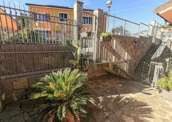 GIARDINO SUPERIORE (4) (Copy).jpg - Casa semi indipendente Via Porcile  1 Q, Genova (zona Bolzaneto) - foto 24