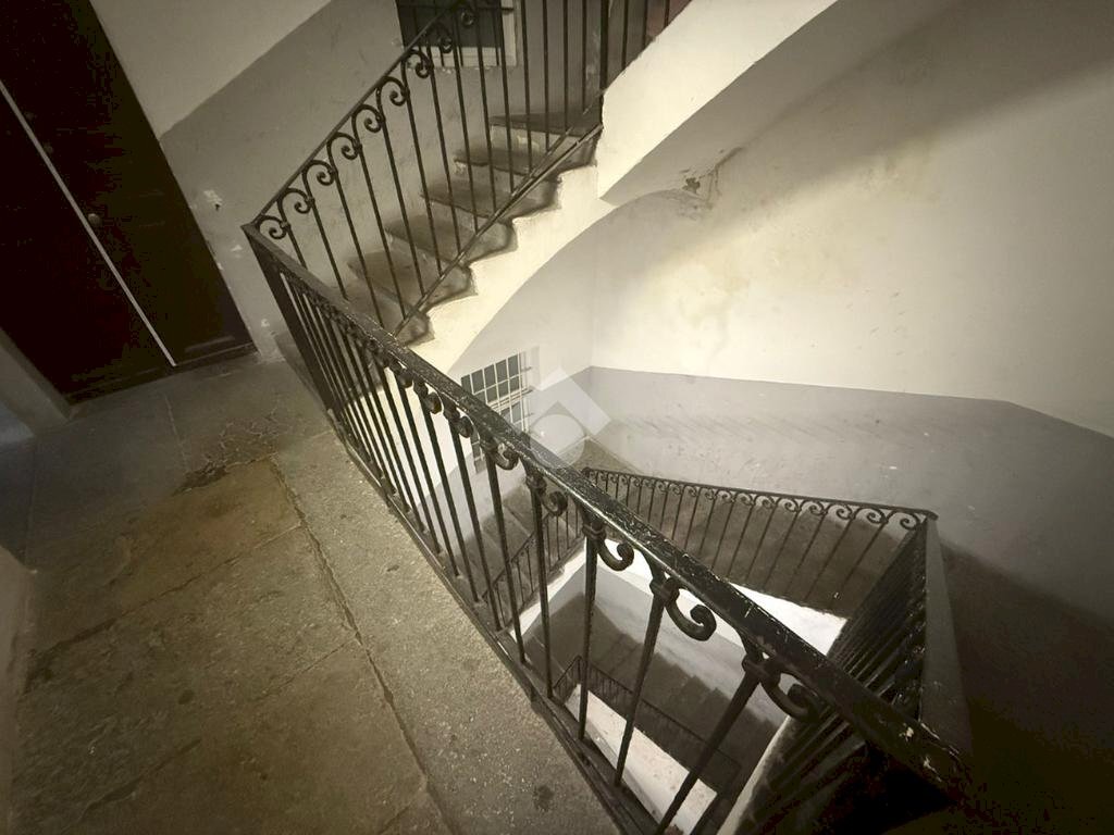 Three-room apartment Via S. Giuseppe Benedetto Cottolengo, Torino (neighborhood Valdocco) - photo 3