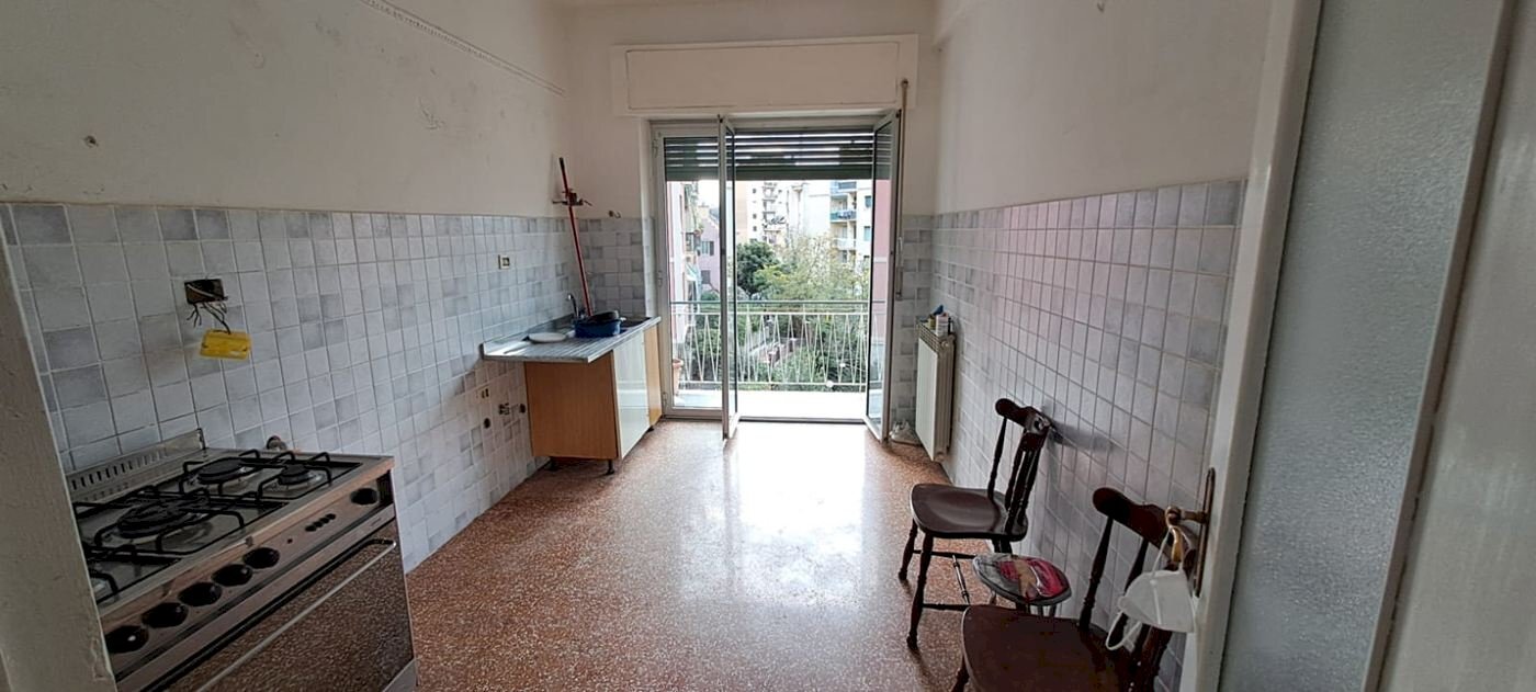 Quadrilocale via Robino, Genova (zona Marassi) - foto 2