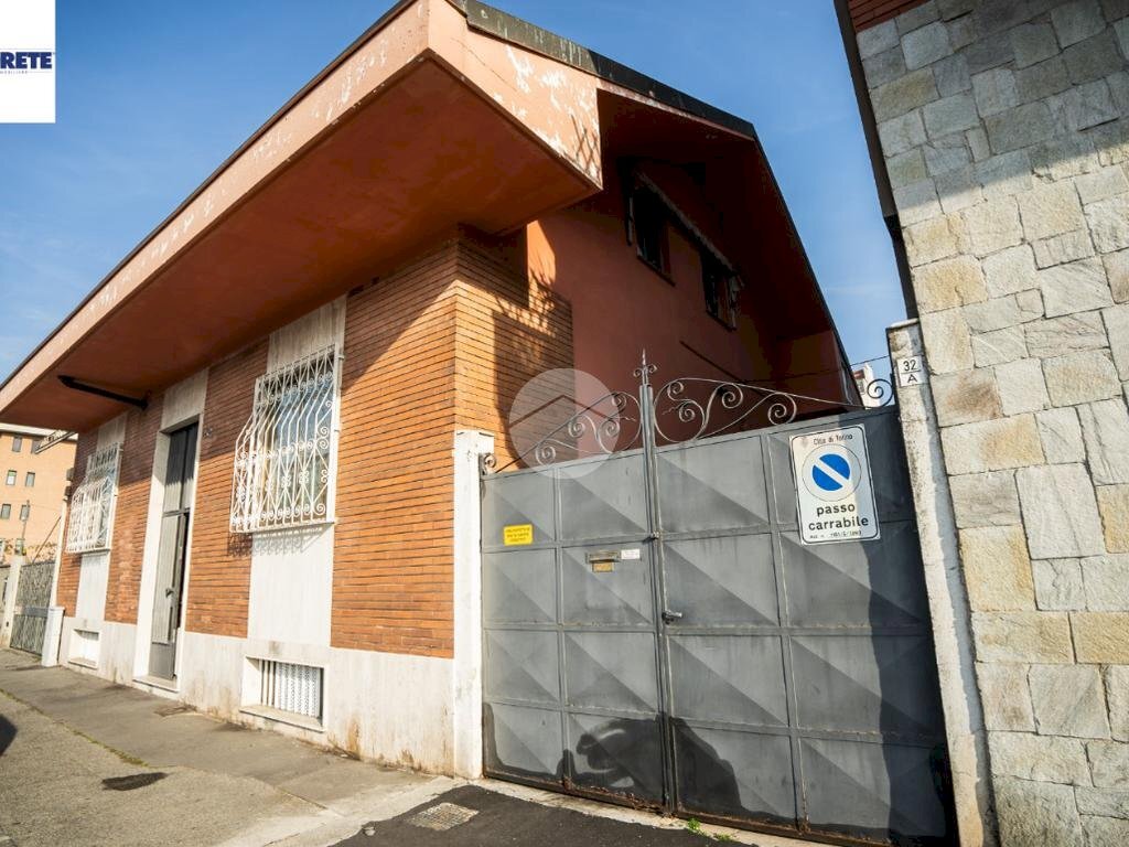 Semi-detached house Via Emilio de Marchi, Torino (neighborhood Borgo Vittoria) - photo 1